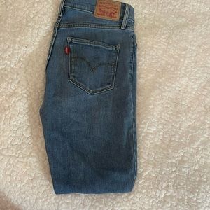 Levi’s skinny jeans